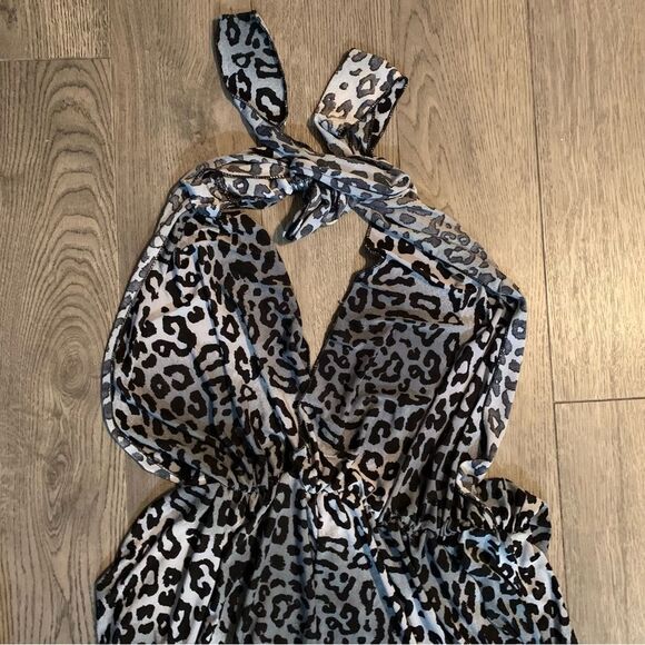 Leopard Halter Jumpsuit XS Stretch Fabric Black white Super Cute No tags. - Picture 2 of 14